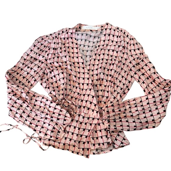 ASTR the Label Geometric Wrap Blouse – Pink Red Black Print – Size S - Picture 3 of 4